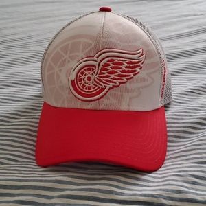 Detroit Red Wings trucker hat